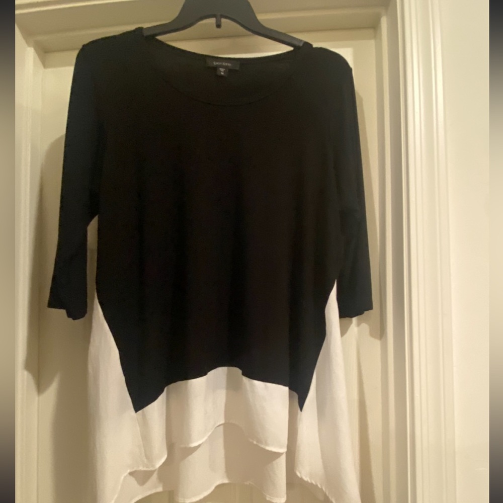Karen Kane black top with sheer white bottom. SZ 1X